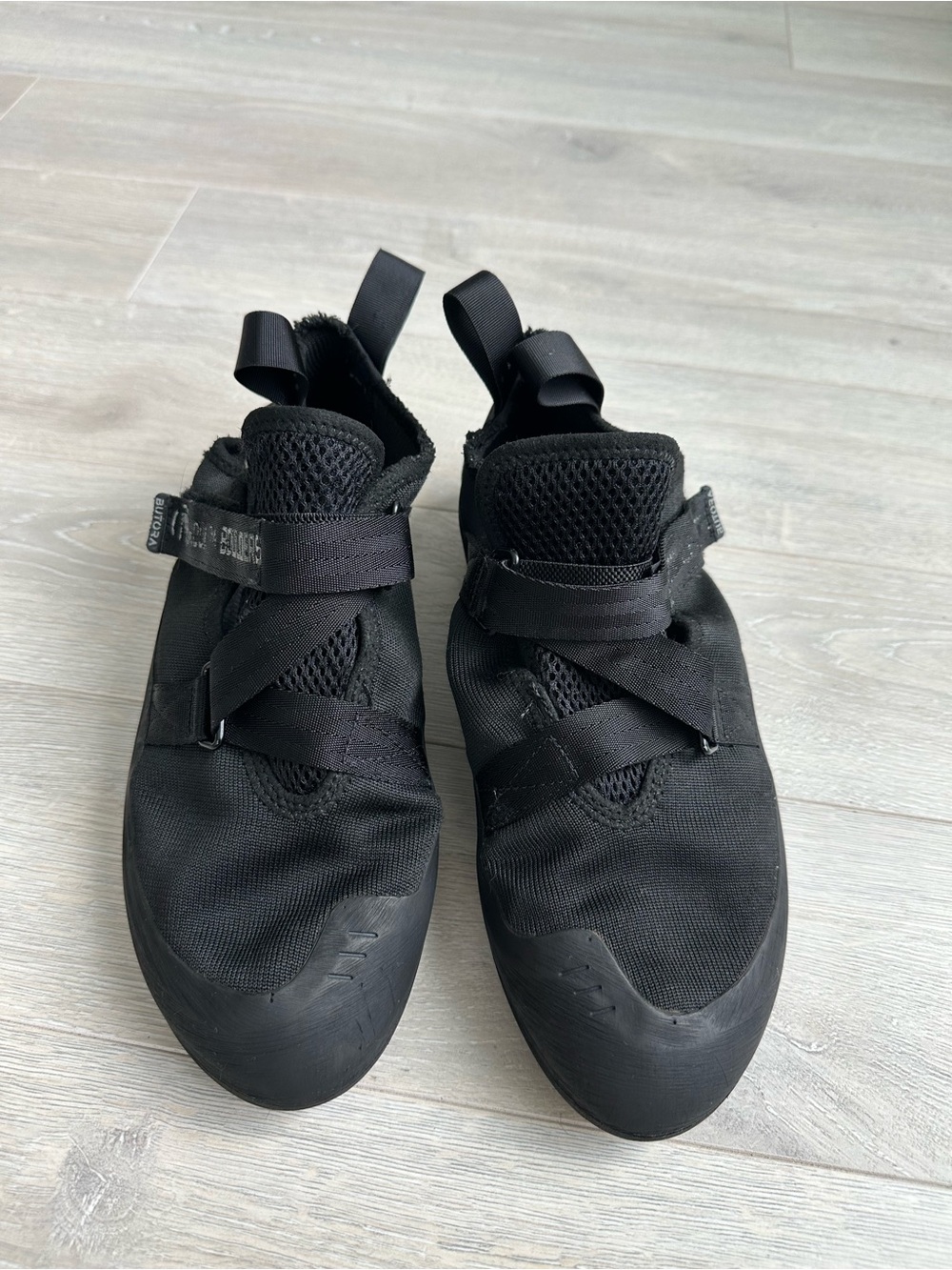 Evolv Climbing Shoes – Black Men's Rock Climbing and Bouldering shoes